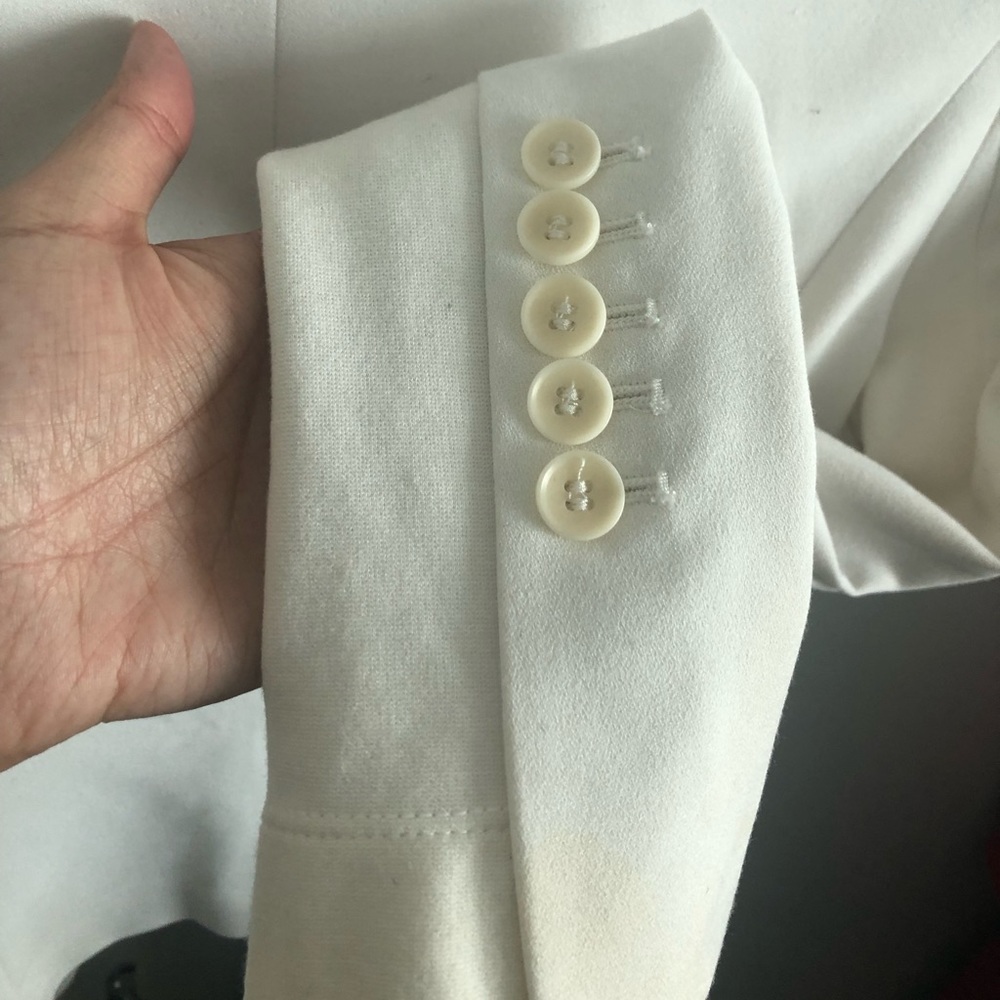 White elegant blazer. - Picture 4 of 6